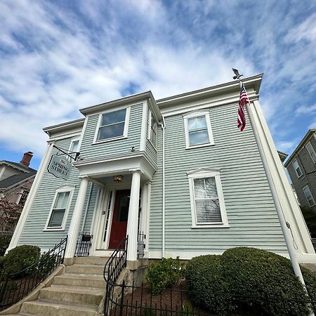 Entire Charming Victorian Home Downtown Newport Tower Eksteriør billede