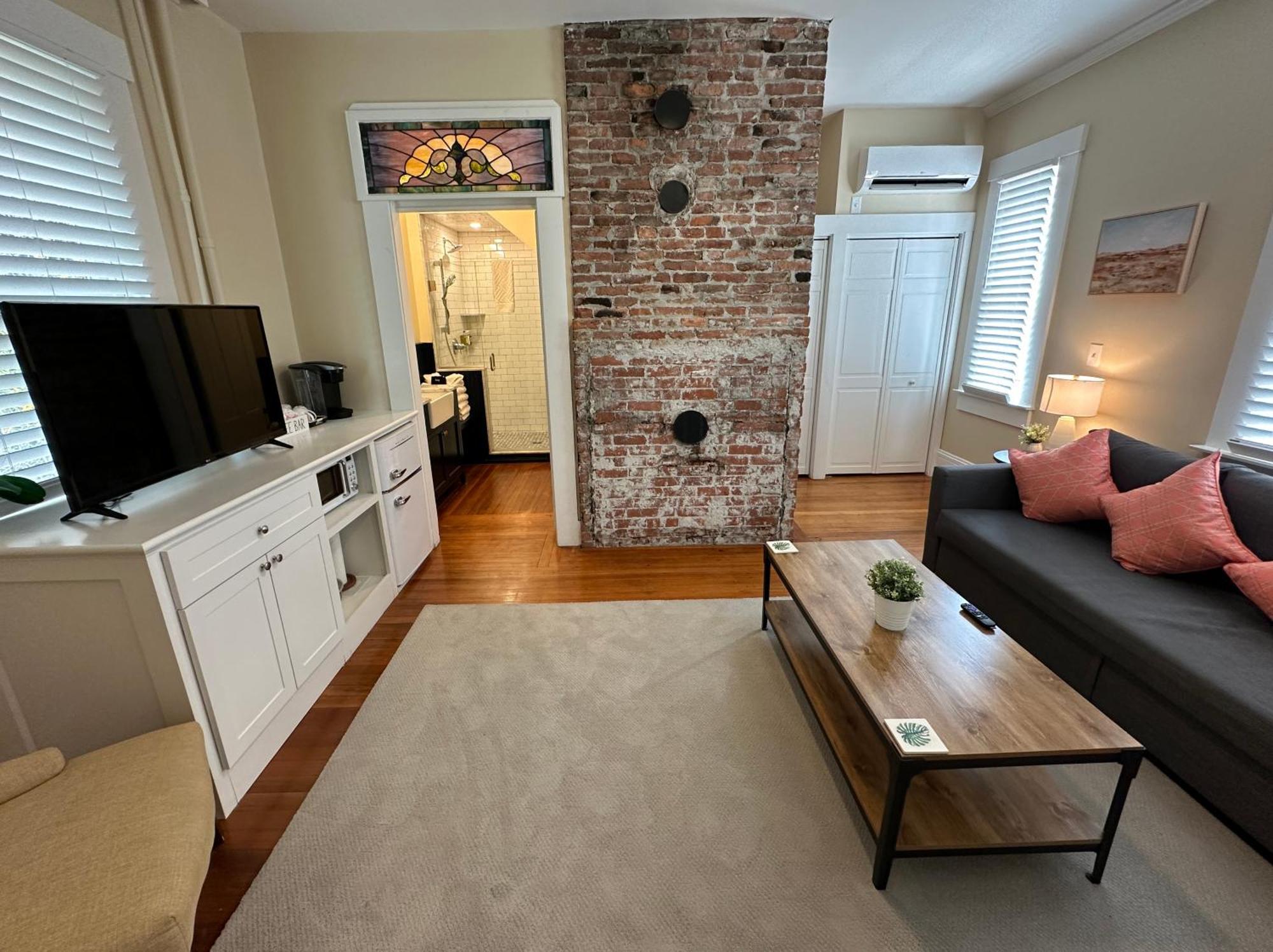 Entire Charming Victorian Home Downtown Newport Tower Eksteriør billede
