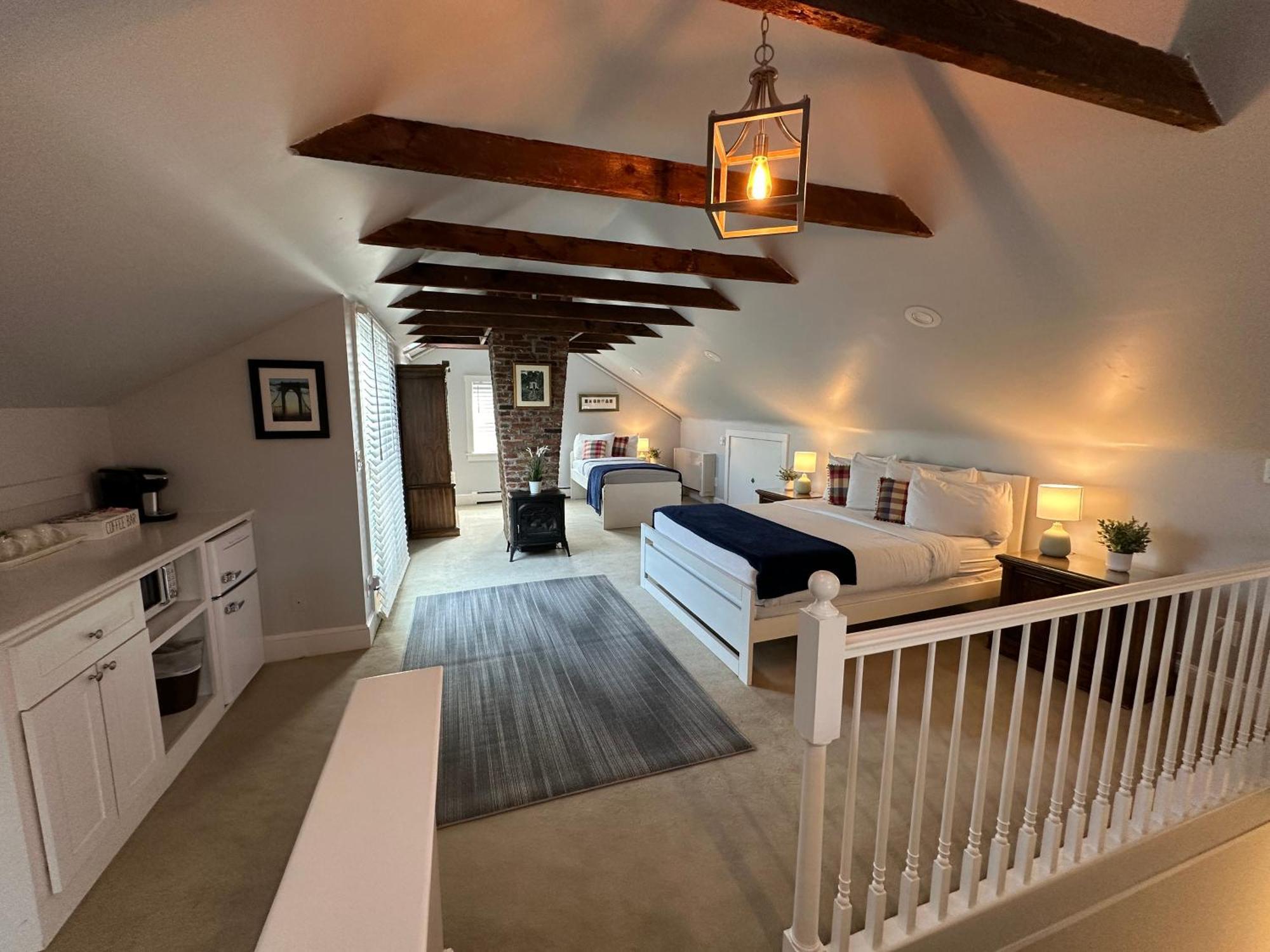 Entire Charming Victorian Home Downtown Newport Tower Eksteriør billede